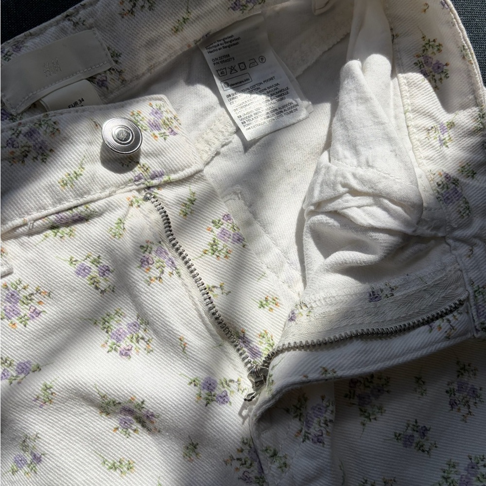 H&M White Denim Jeans with Purple Floral Print